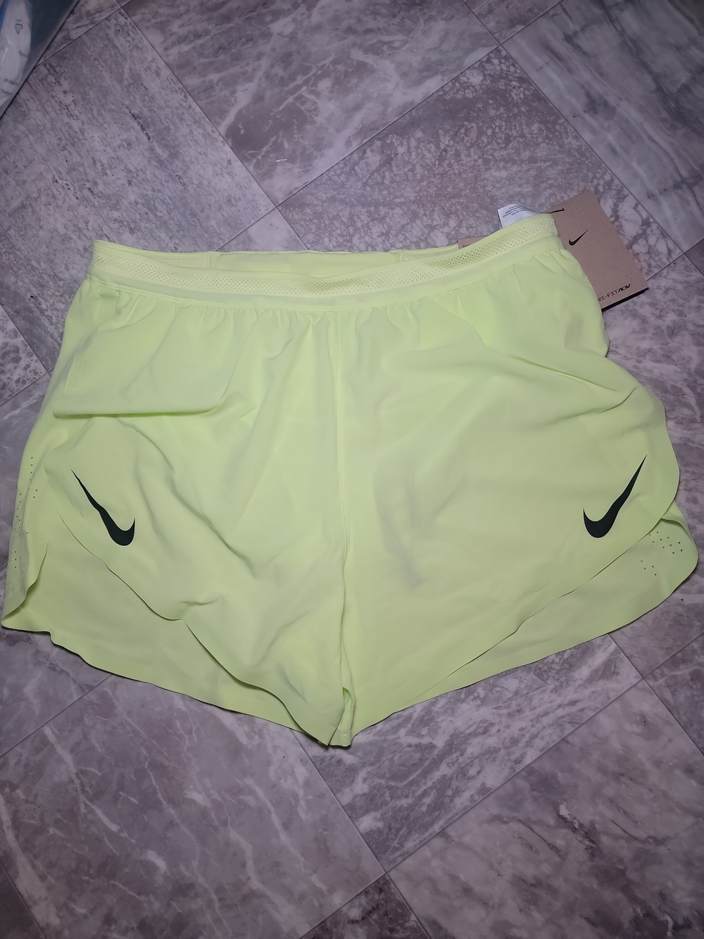 New Nike Aeroswift Dri-Fit ADV 4" Running Shorts Lemon Men's Size M FN3352-736